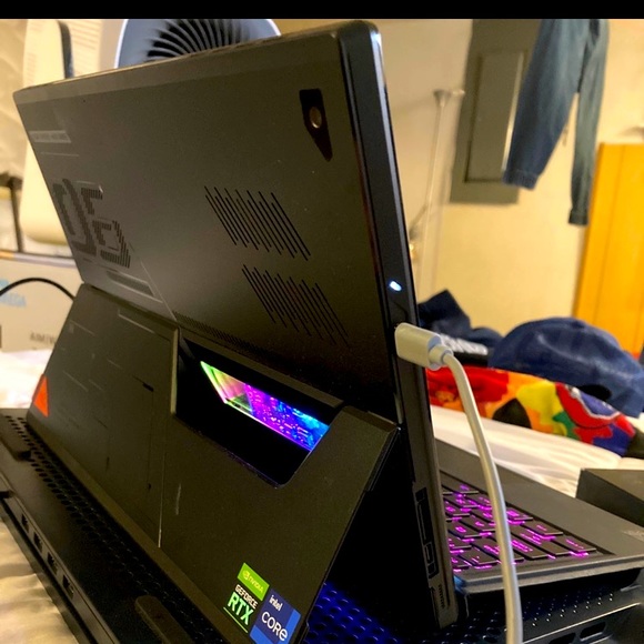 ASUS gaming 2 in 1